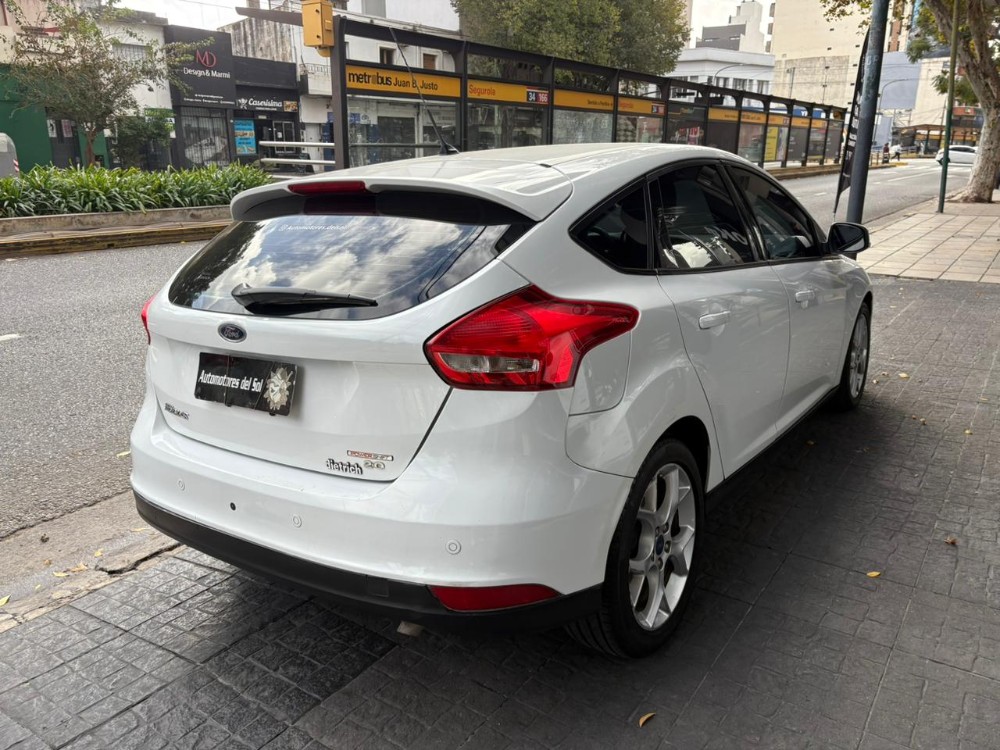 Ford Focus III 2.0 SE Plus — foto 17